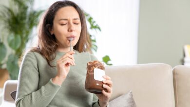how-to-stop-craving-junk-food:-a-beginner's-guide:-healthifyme