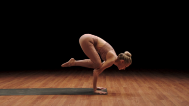 how-to-do-crow-pose-in-yoga-(kakasana)